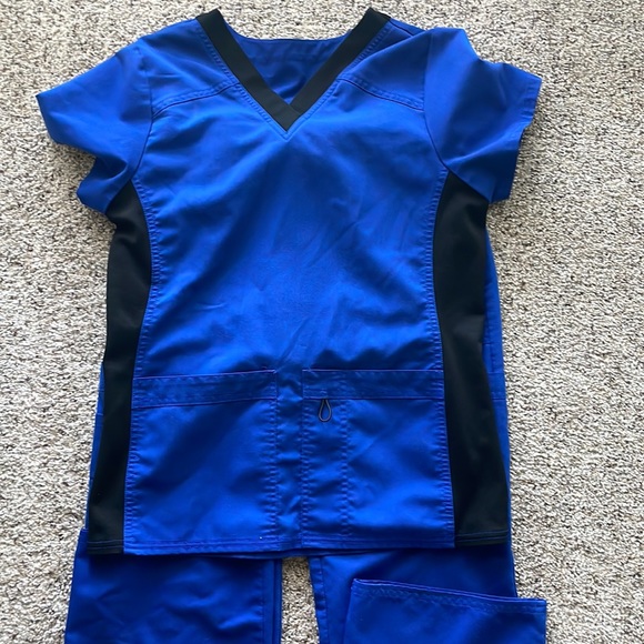 Womens Scrubs - Picture 2 of 4